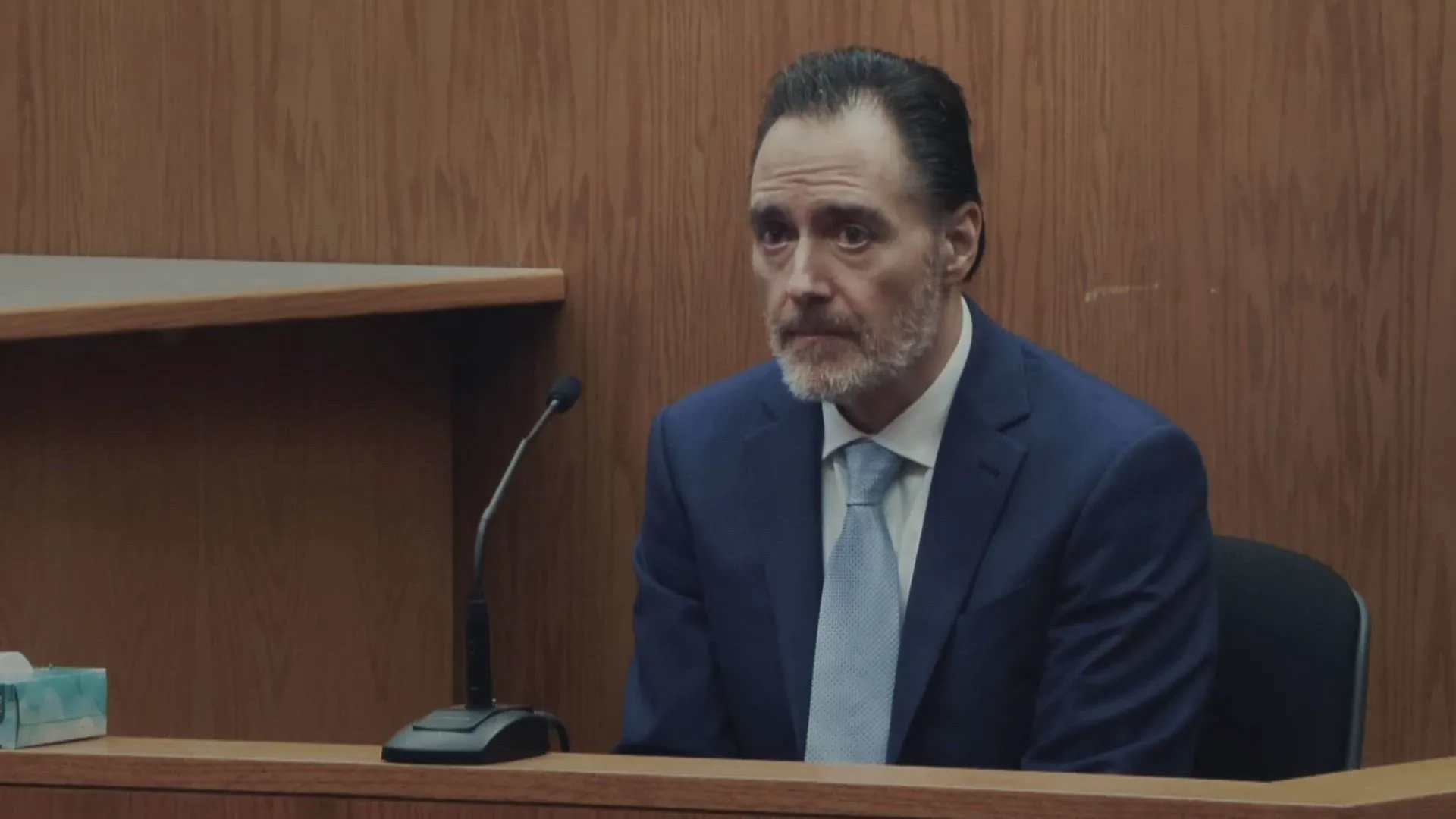 thumbnail - S1:E1 Pocket Knife Killer or Vulnerable Vacationer?