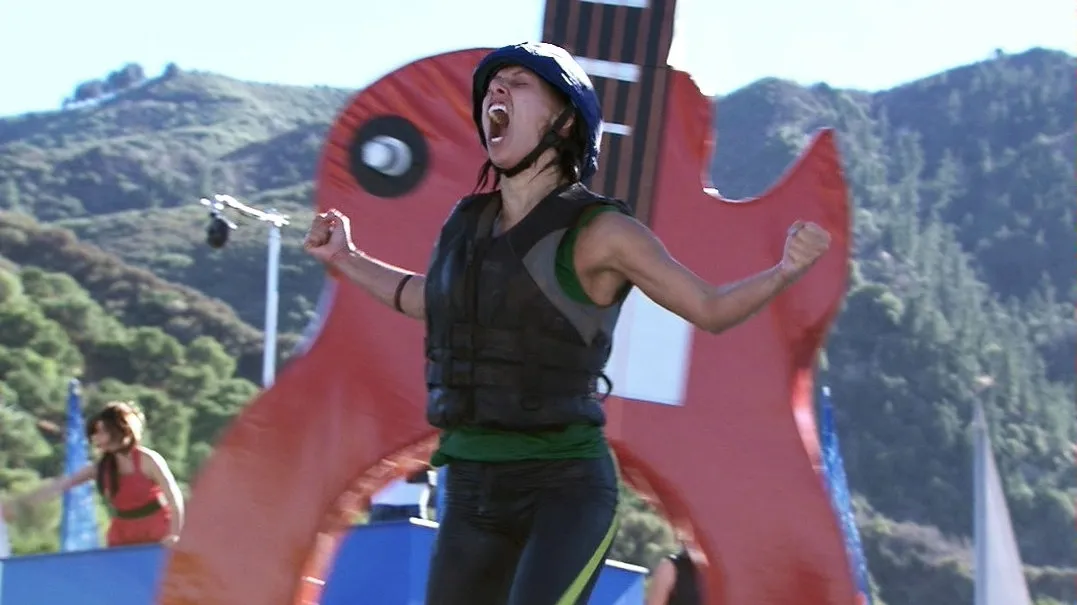 thumbnail - S6:E4 Wipeout Family Values