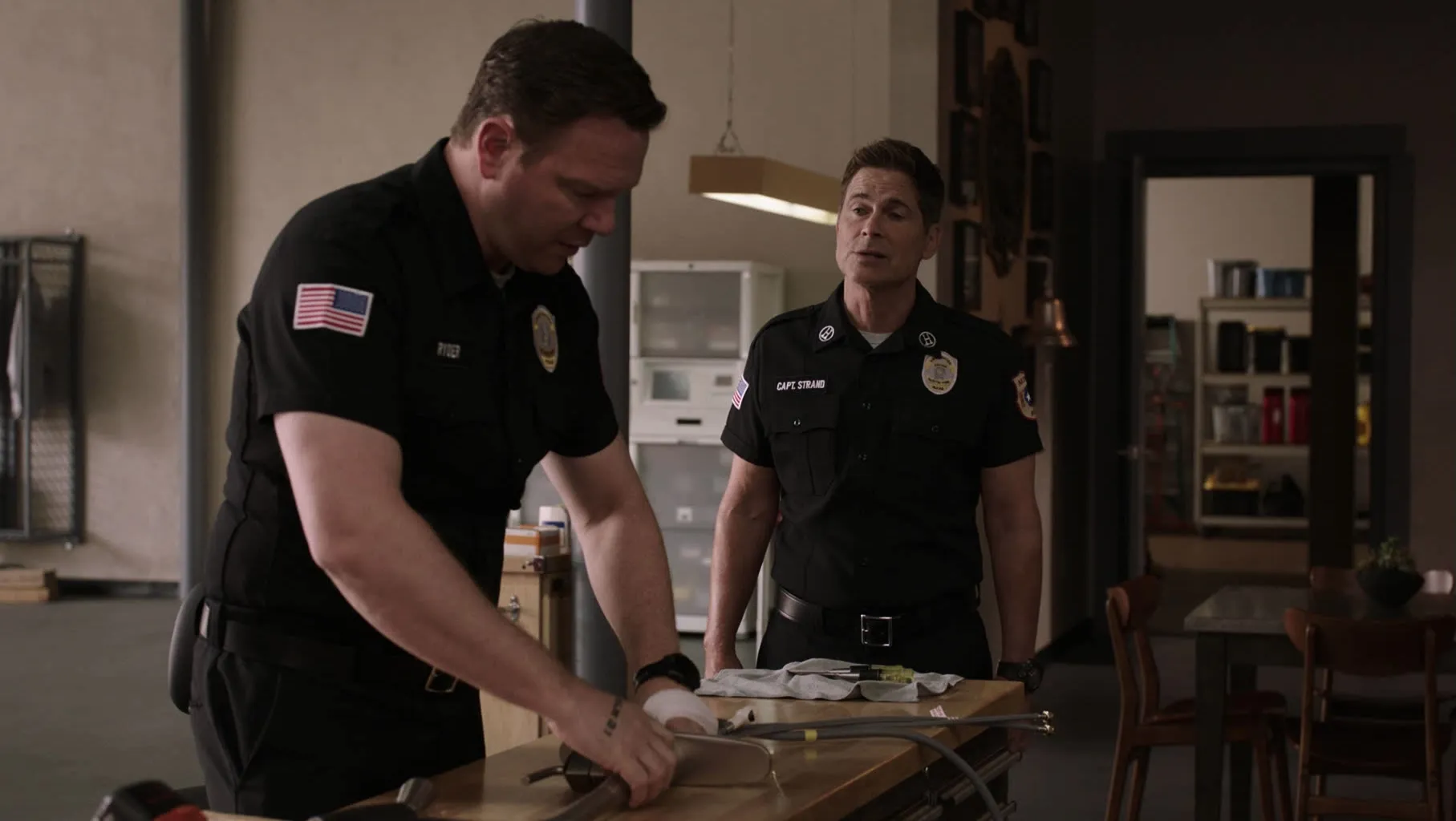 thumbnail - S5:E10 All Who Wander