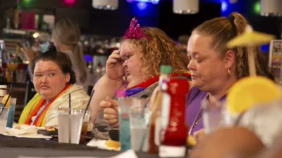 thumbnail - S3:E8 A Very Slaton Vacation