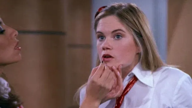 thumbnail - S7:E17 Romance Looming