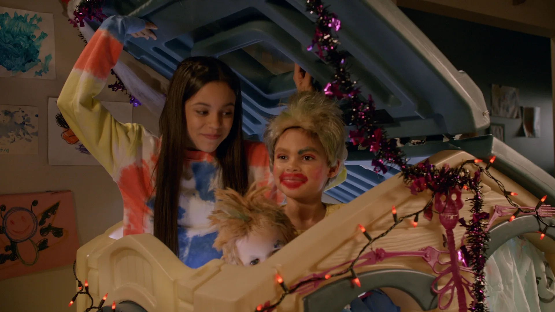 thumbnail - S2:E18 Stuck in a Merry Scary