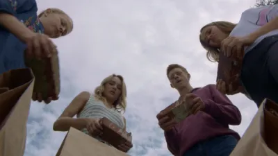 thumbnail - S4:E5 Sonogram Frog Rub Family