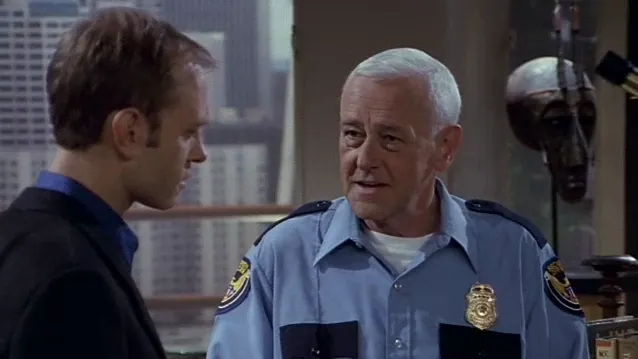 thumbnail - S9:E4 The Return of Martin Crane