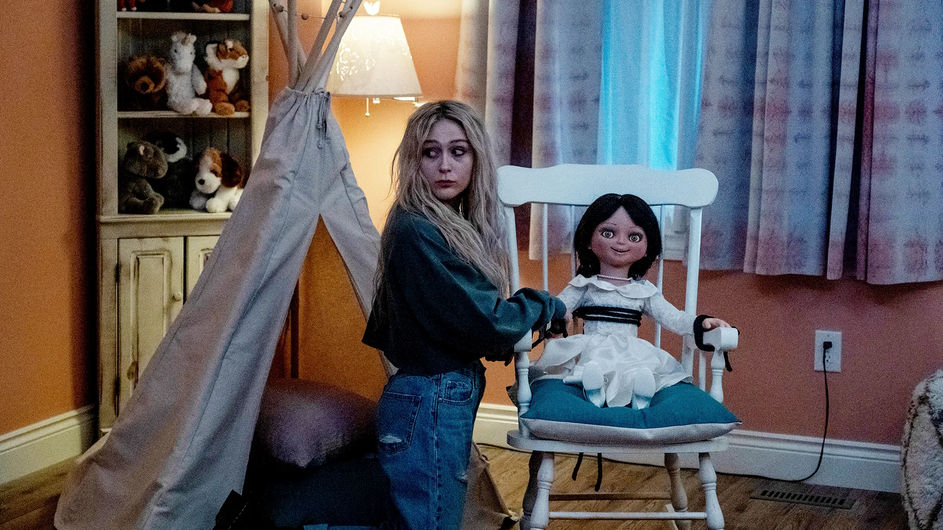 thumbnail - S2:E1 Halloween II