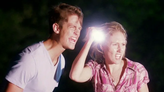 thumbnail - S3:E1 Close Encounters