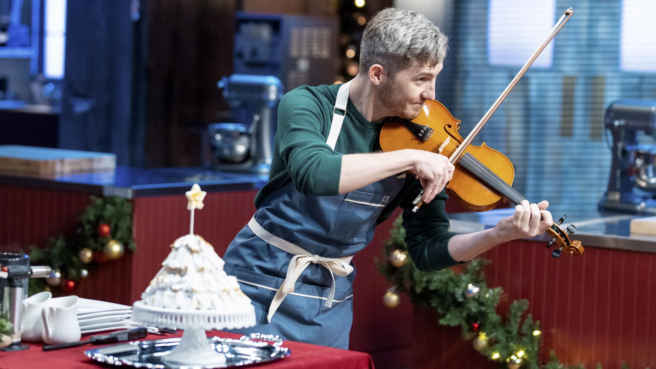 thumbnail - S9:E4 Dining Out for the Holidays
