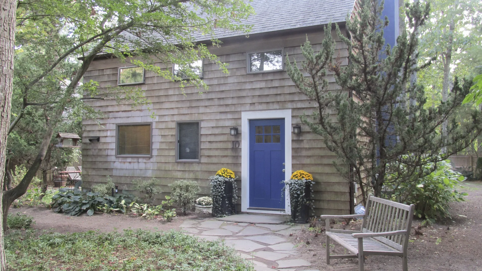 thumbnail - S12:E13 East Hampton House Search