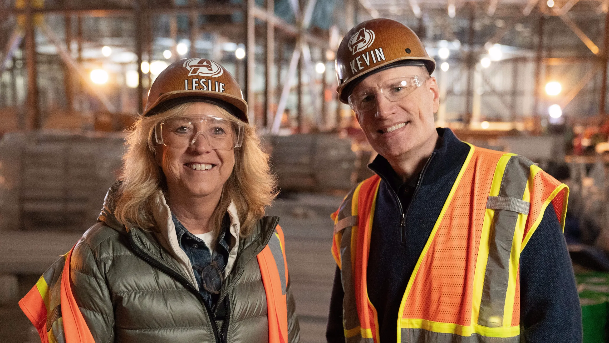 Leslie Iwerks com o presidente da Marvel Studios, Kevin Feige.