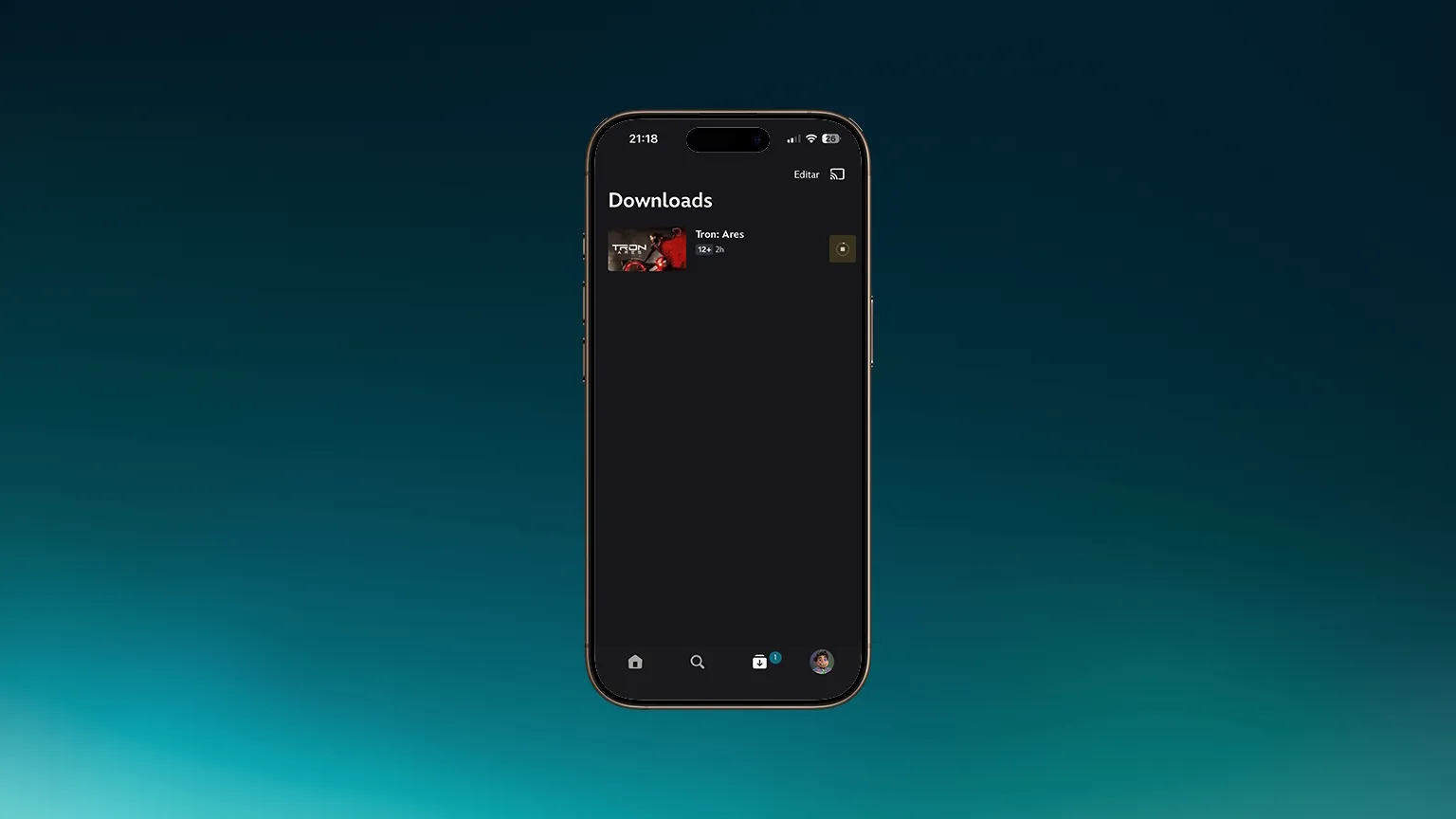 Captura de tela da página de Downloads no aplicativo do Disney+, mostrando Tron: Ares como um download em andamento, com o ícone de progresso destacado.
