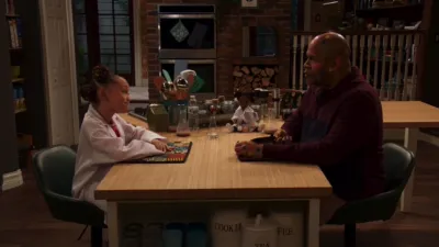 thumbnail - S6:E10 Sneaks and Geeks