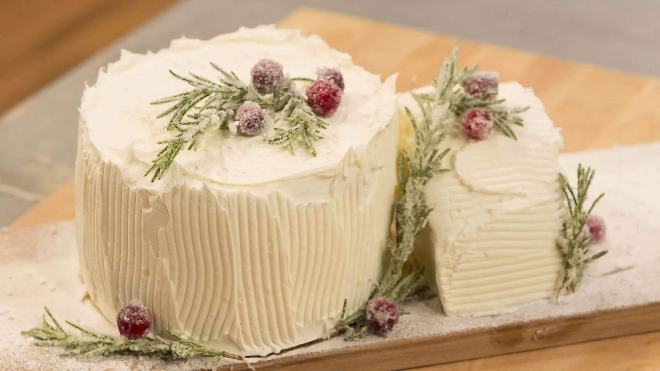 thumbnail - S1:E4 The Great Holiday Cake-Over