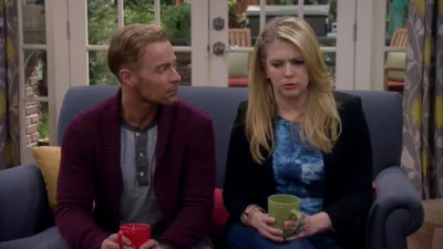 thumbnail - S4:E18 Melissa & Joey's Frozen