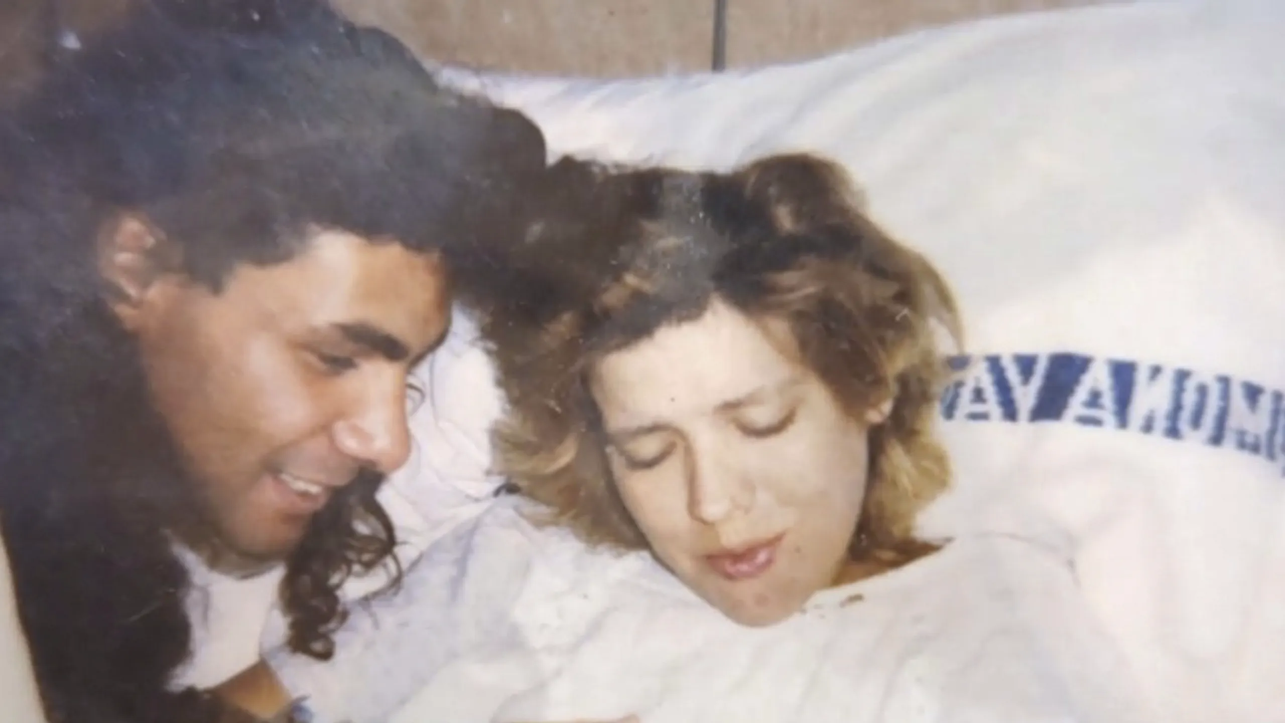 thumbnail - S18:E6 Why Is Daddy on TV?