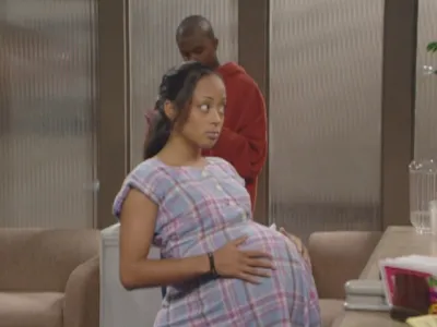 thumbnail - S3:E6 That's My Momma