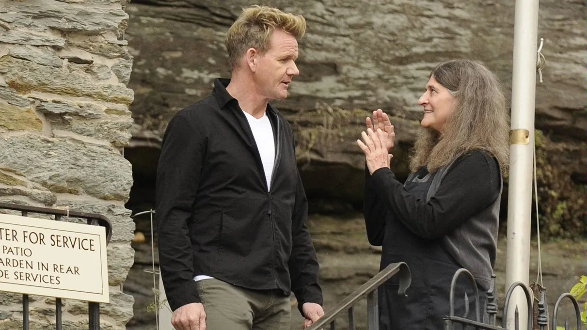 thumbnail - S3:E3 The Town's Inn, Part 1