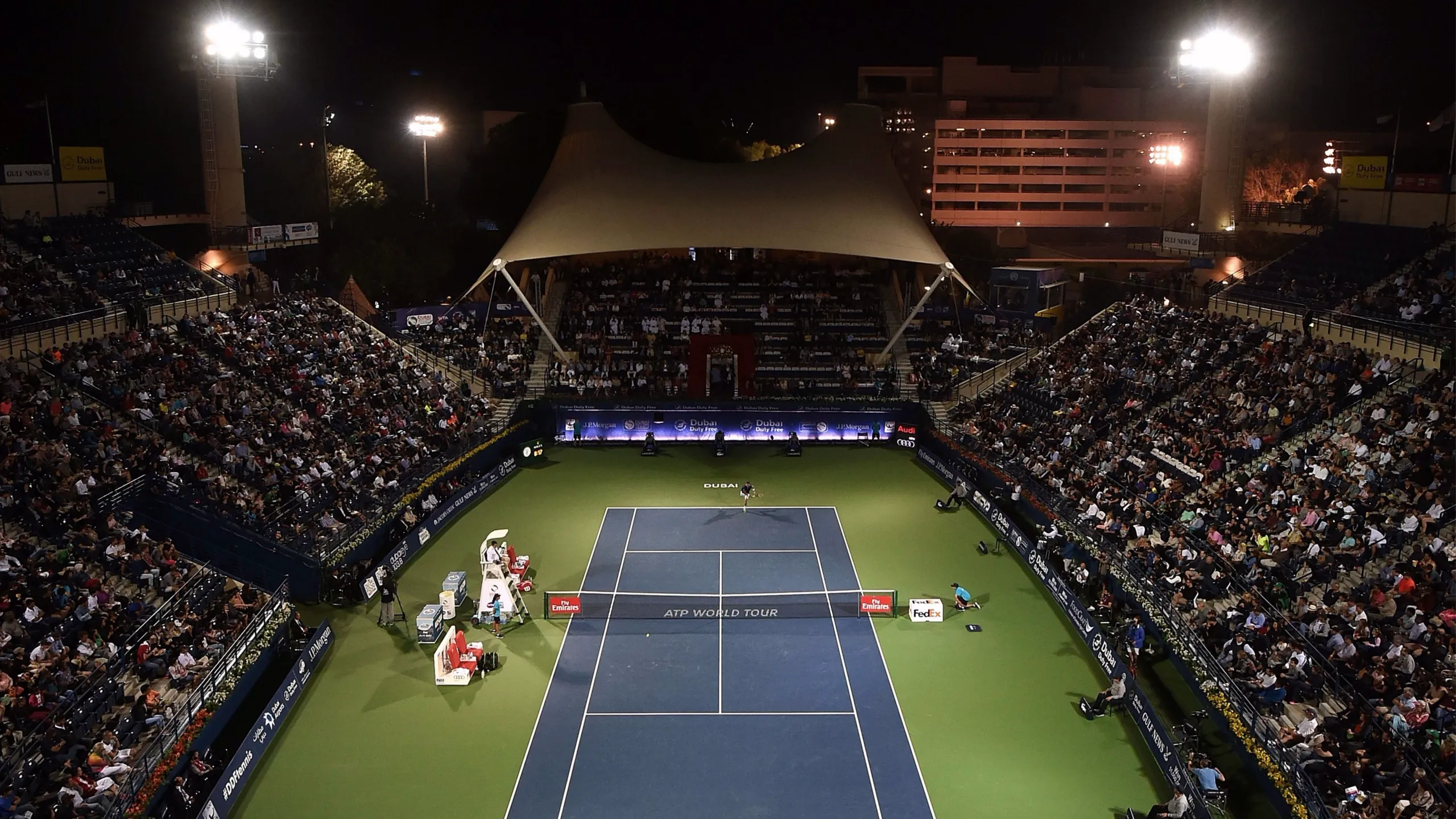 WTA Dubai Duty Free Tennis Championships / Center Court (Doubles Semifinals)
