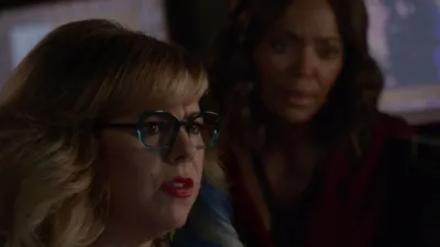 thumbnail - S15:E1 Under the Skin