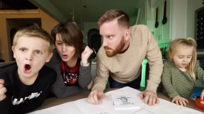 thumbnail - S1:E13 Grinch Master Steals KidCity's Christmas!