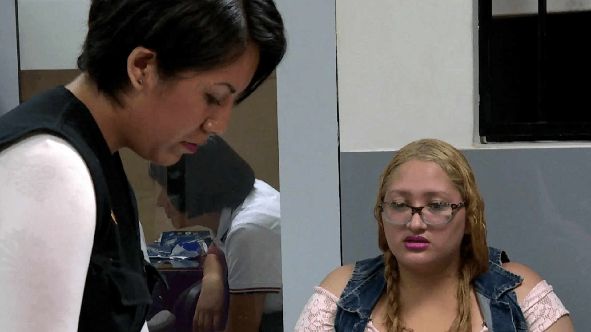 thumbnail - S3:E13 Drugs, Sweat and Tears