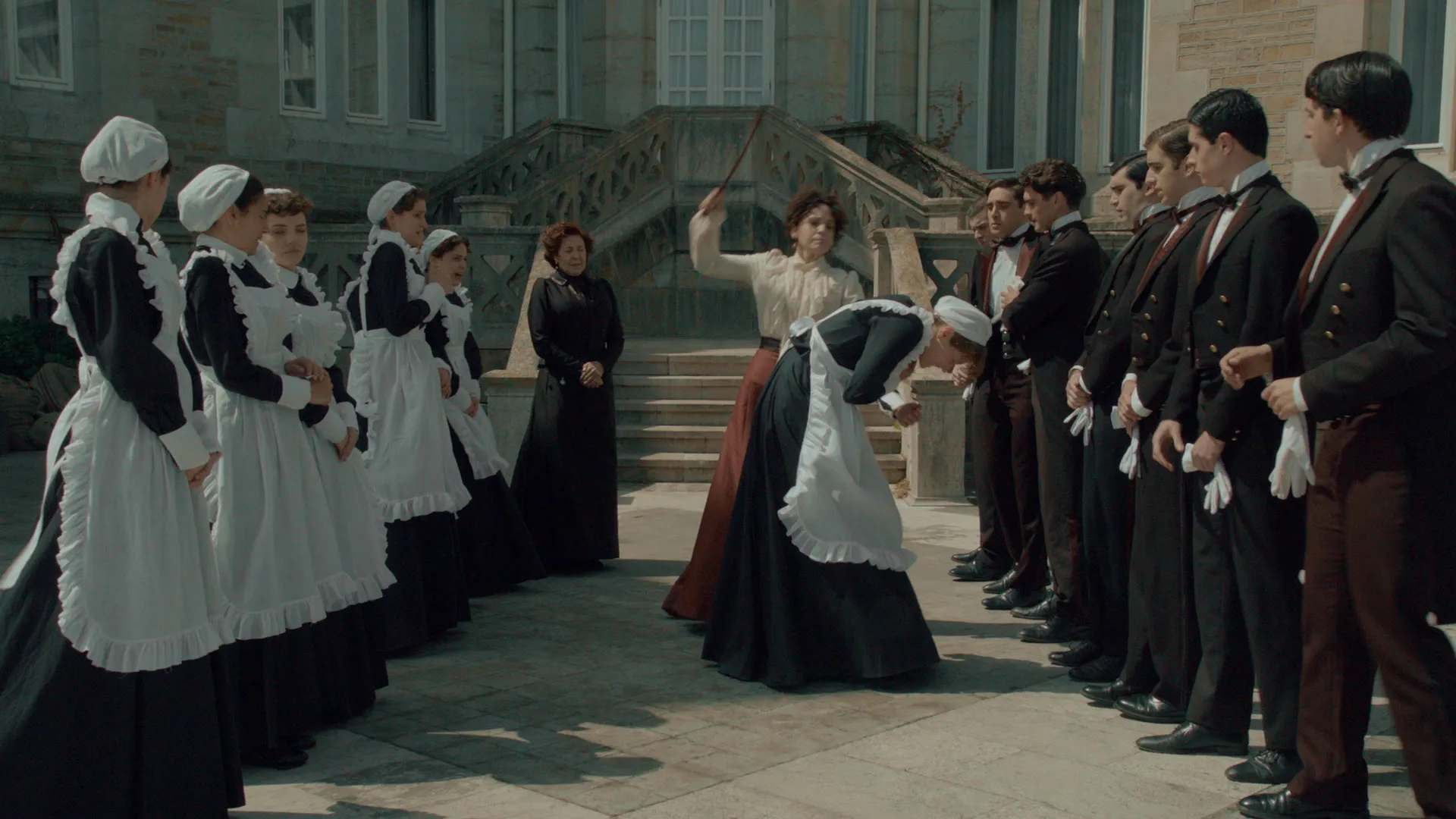 thumbnail - S2:E13 Gran Hotel Parte 27