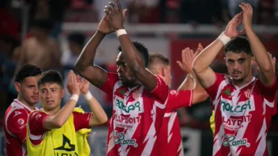 thumbnail - S1:E10 Living the Dream