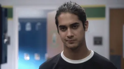 thumbnail - S1:E4 Sleeping With the Frenemy