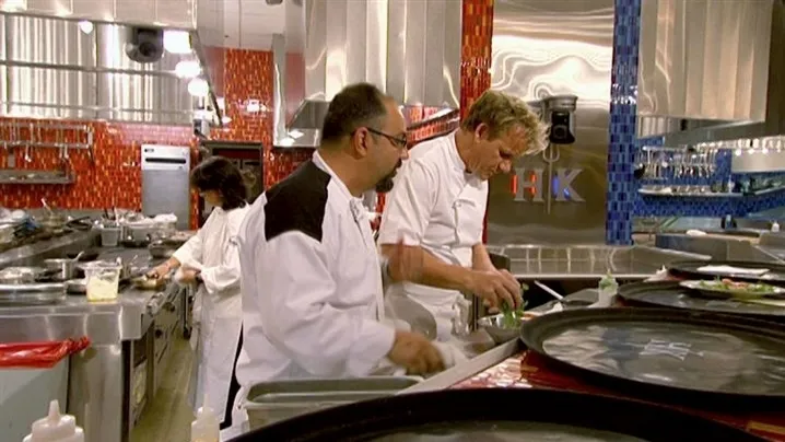 thumbnail - S4:E13 3 Chefs Compete