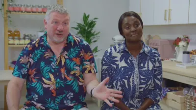 thumbnail - S1:E8 Naana and Darren