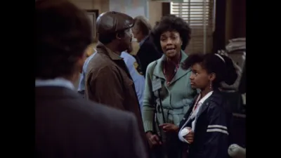 thumbnail - S7:E19 Days of Swine and Roses