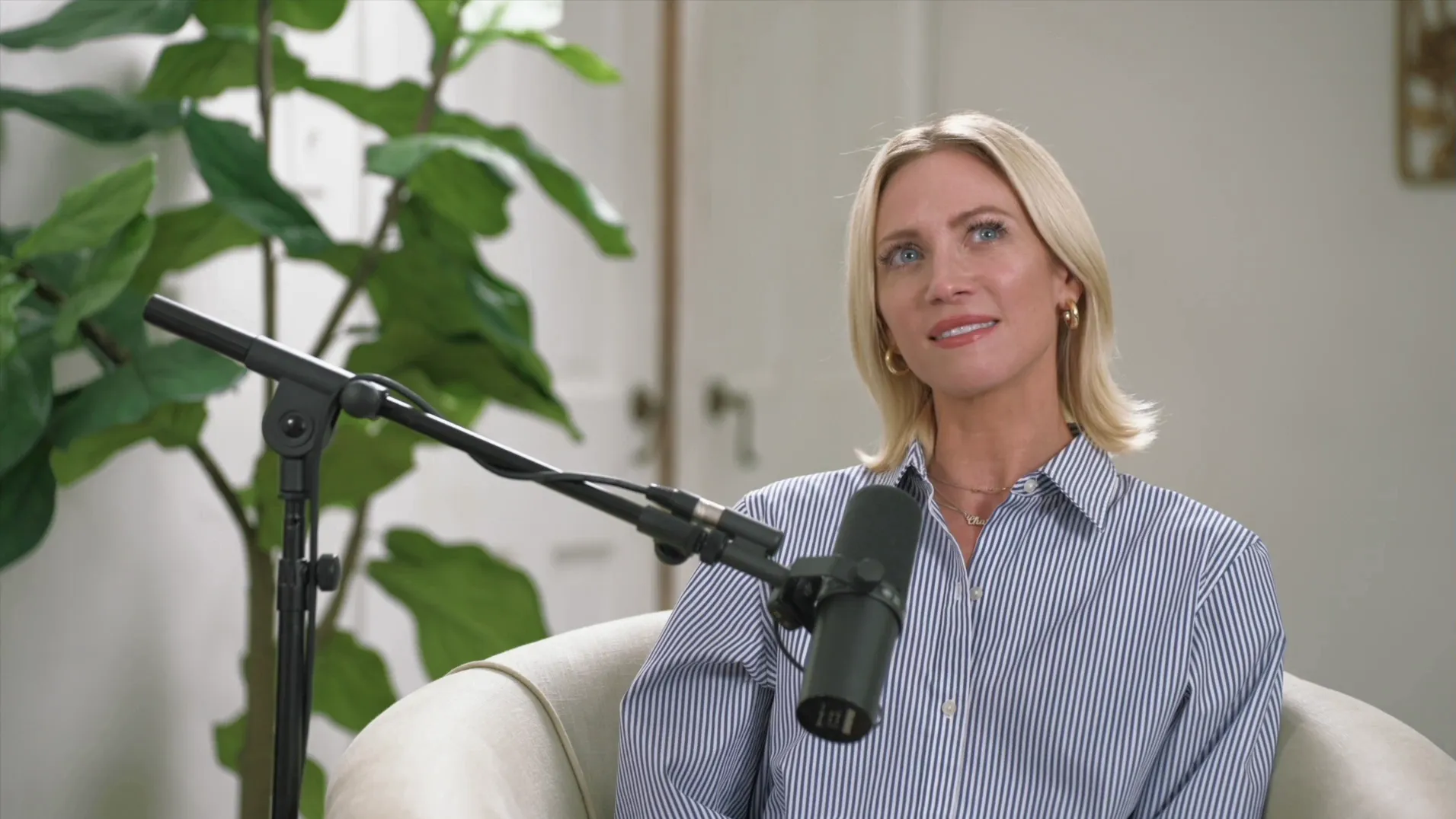 thumbnail - S1:E2 Brittany Snow on Portraying 'Mandy Matney'