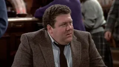 thumbnail - S4:E8 Love Thy Neighbor