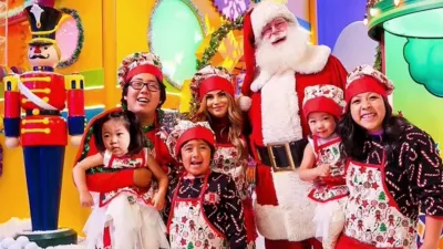 thumbnail - S11:E11 Ryan's Christmas Playdate On Set!