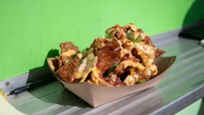 thumbnail - S18:E6 Truckin' Awesome: Yes, Virginia, There Is a Beach