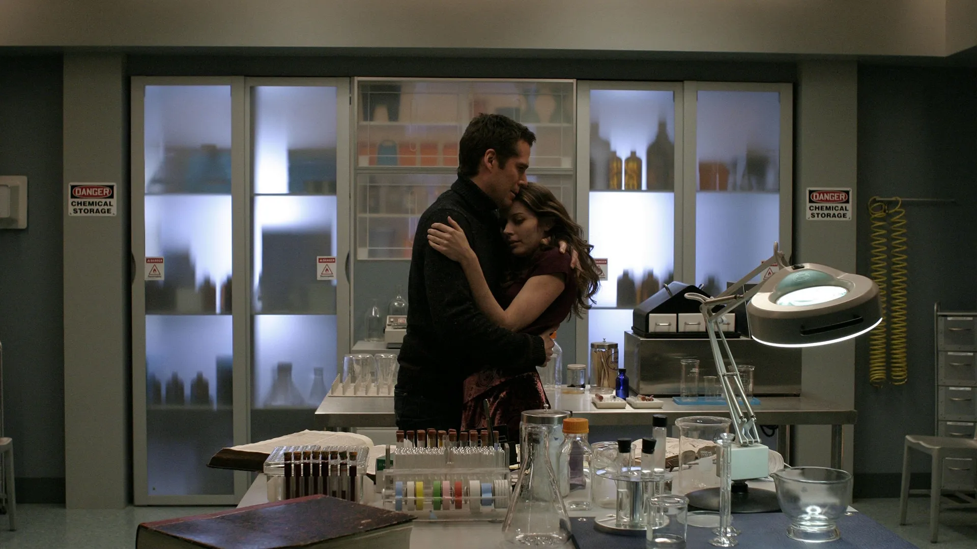 thumbnail - S5:E15 A Hole in the World