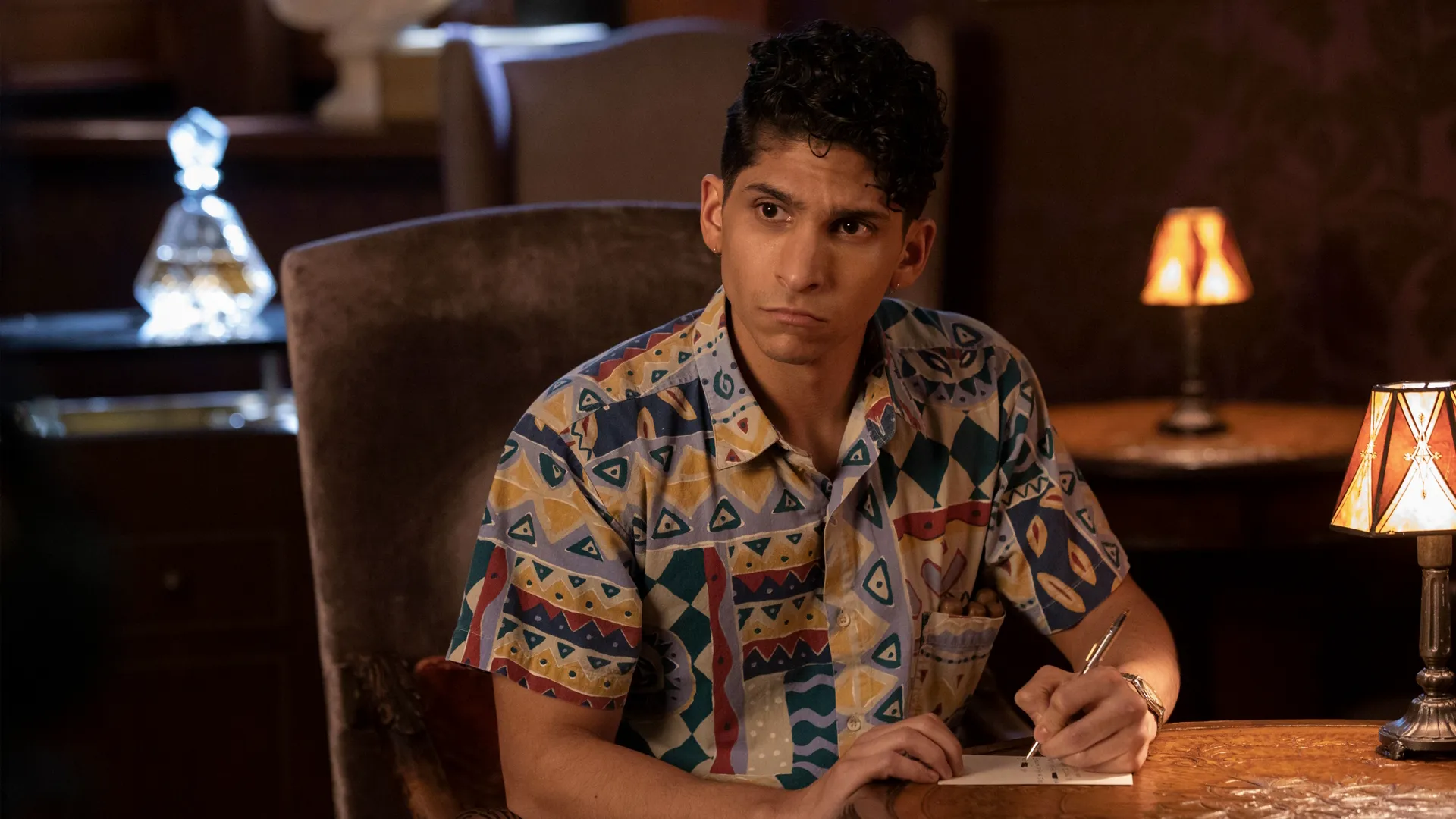 thumbnail - S3:E6 Something Old, Something New