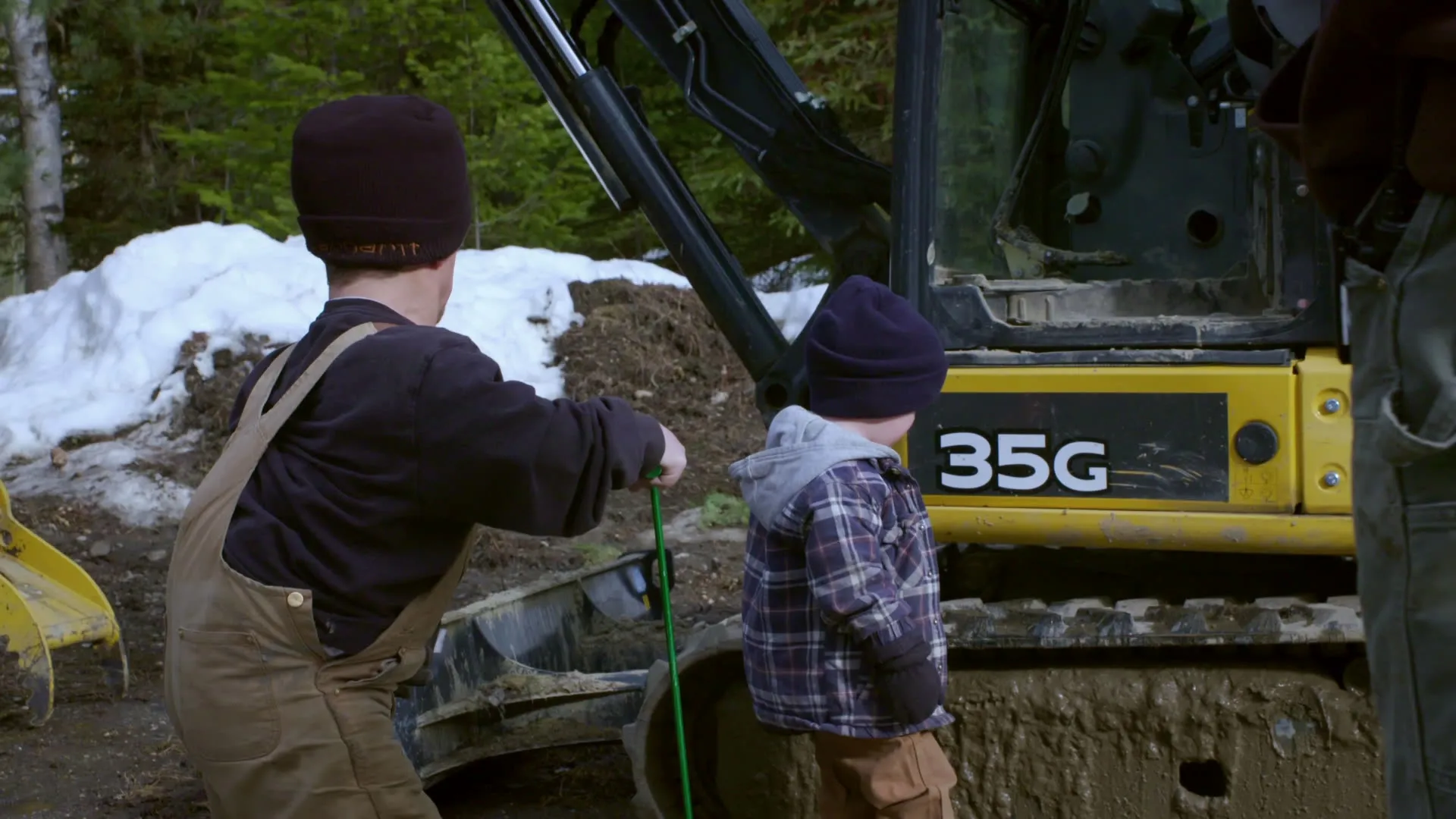 thumbnail - S2:E6 Family Matters