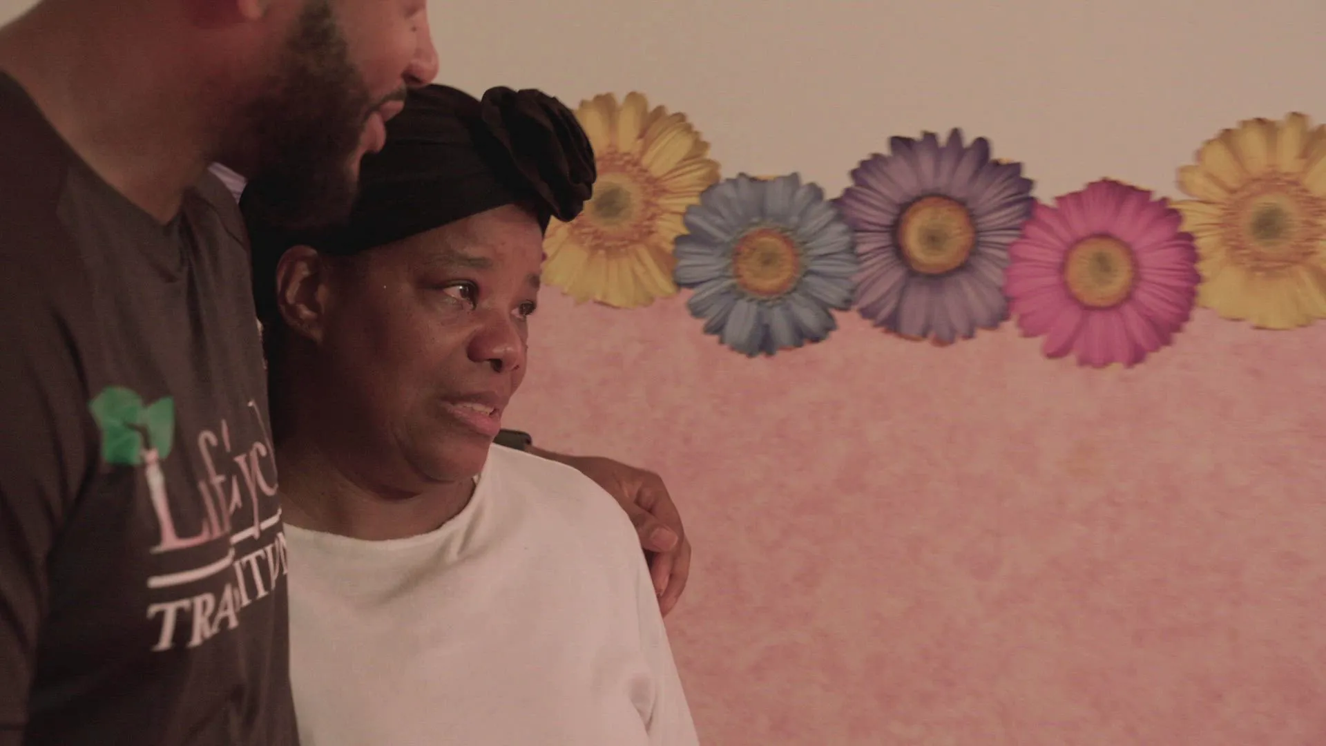 thumbnail - S16:E6 Angel