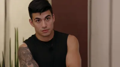 thumbnail - S1:E7 Breaking News