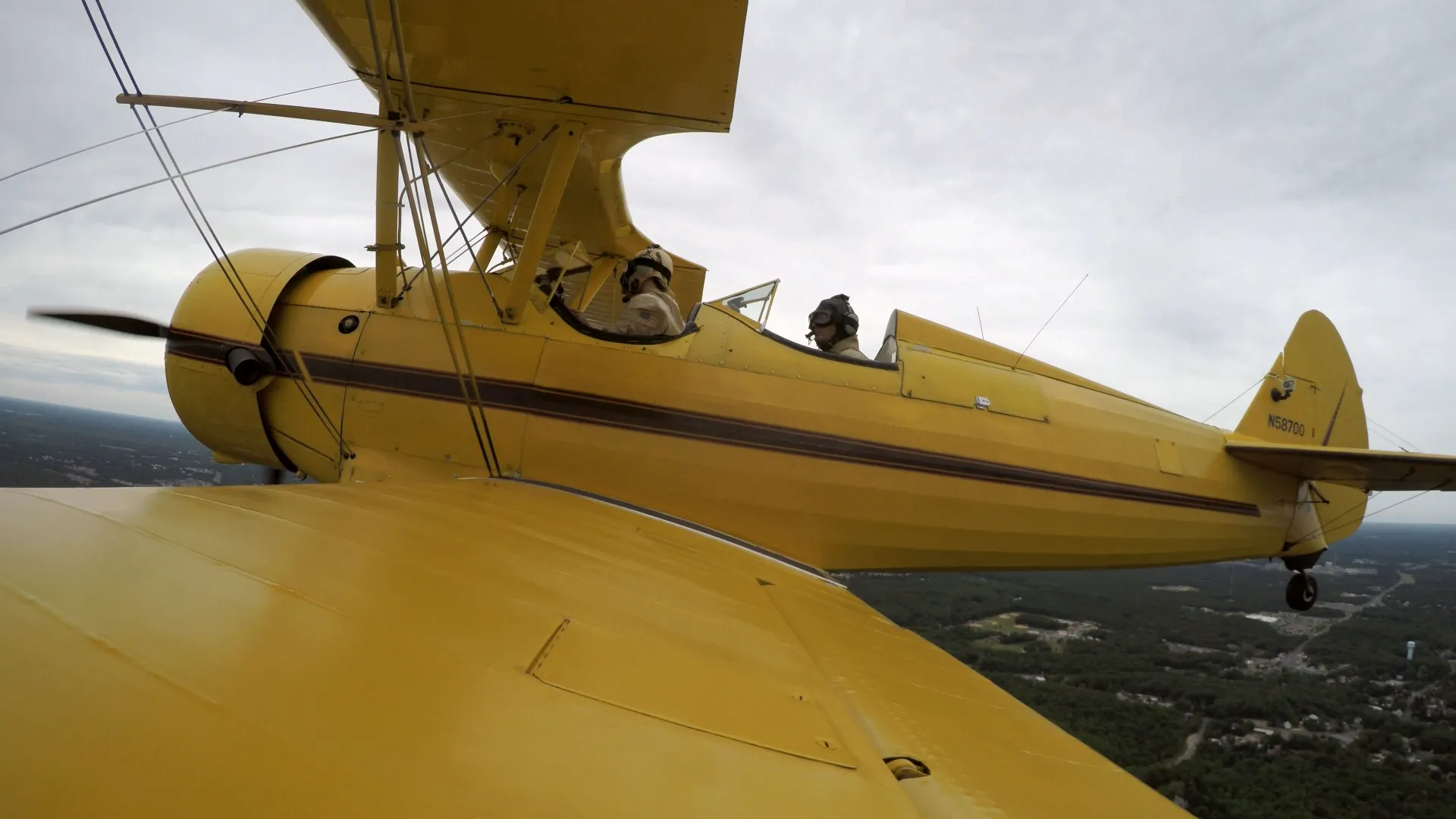 thumbnail - S1:E2 Flying Airplanes With “Weird But True!”