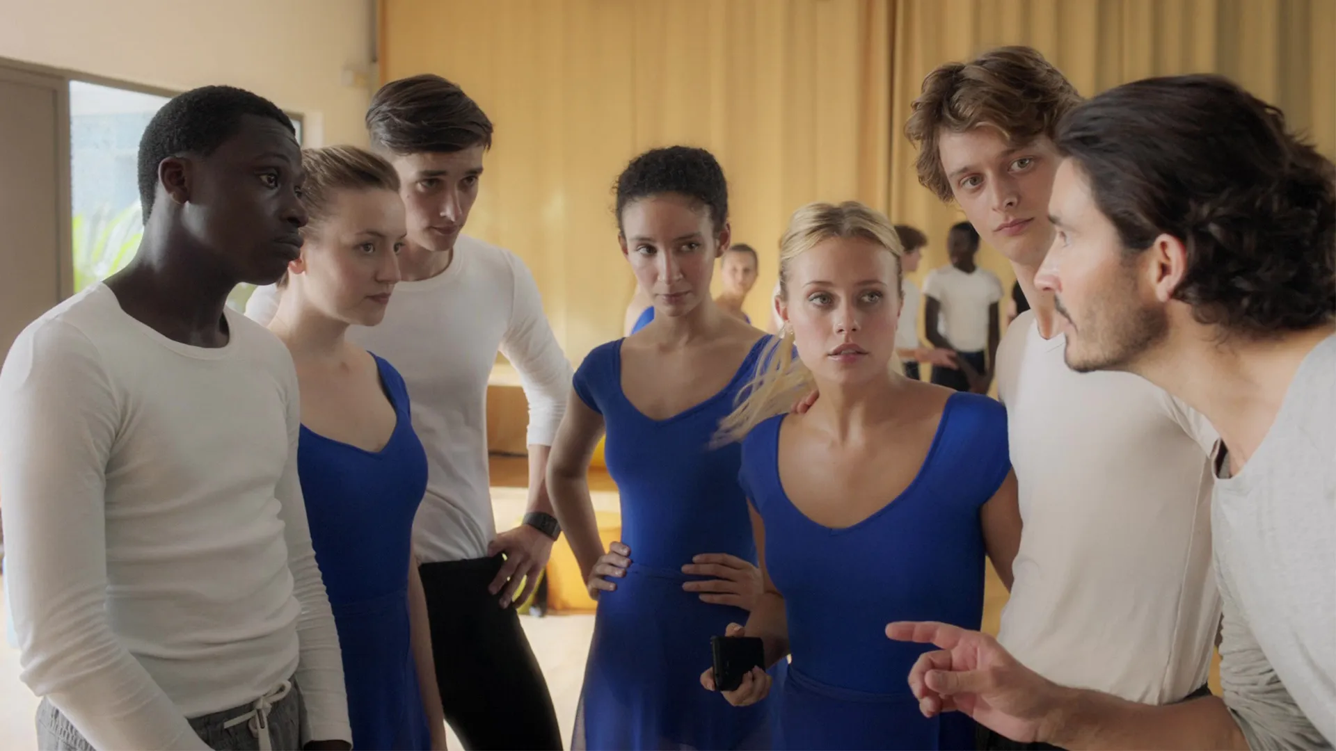 thumbnail - S3:E7 Slamming Doors