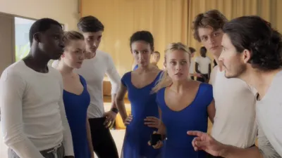 thumbnail - S3:E7 Slamming Doors