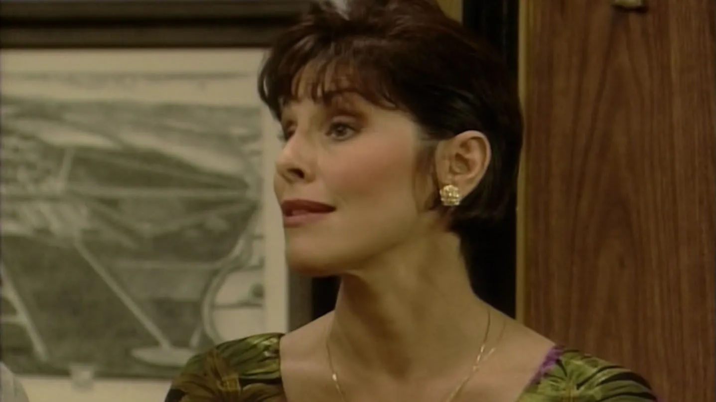 thumbnail - S8:E6 Well Kept Housekeeper