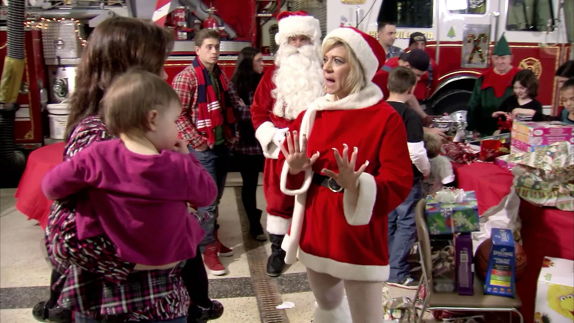 thumbnail - S7:E16 Christmas Special