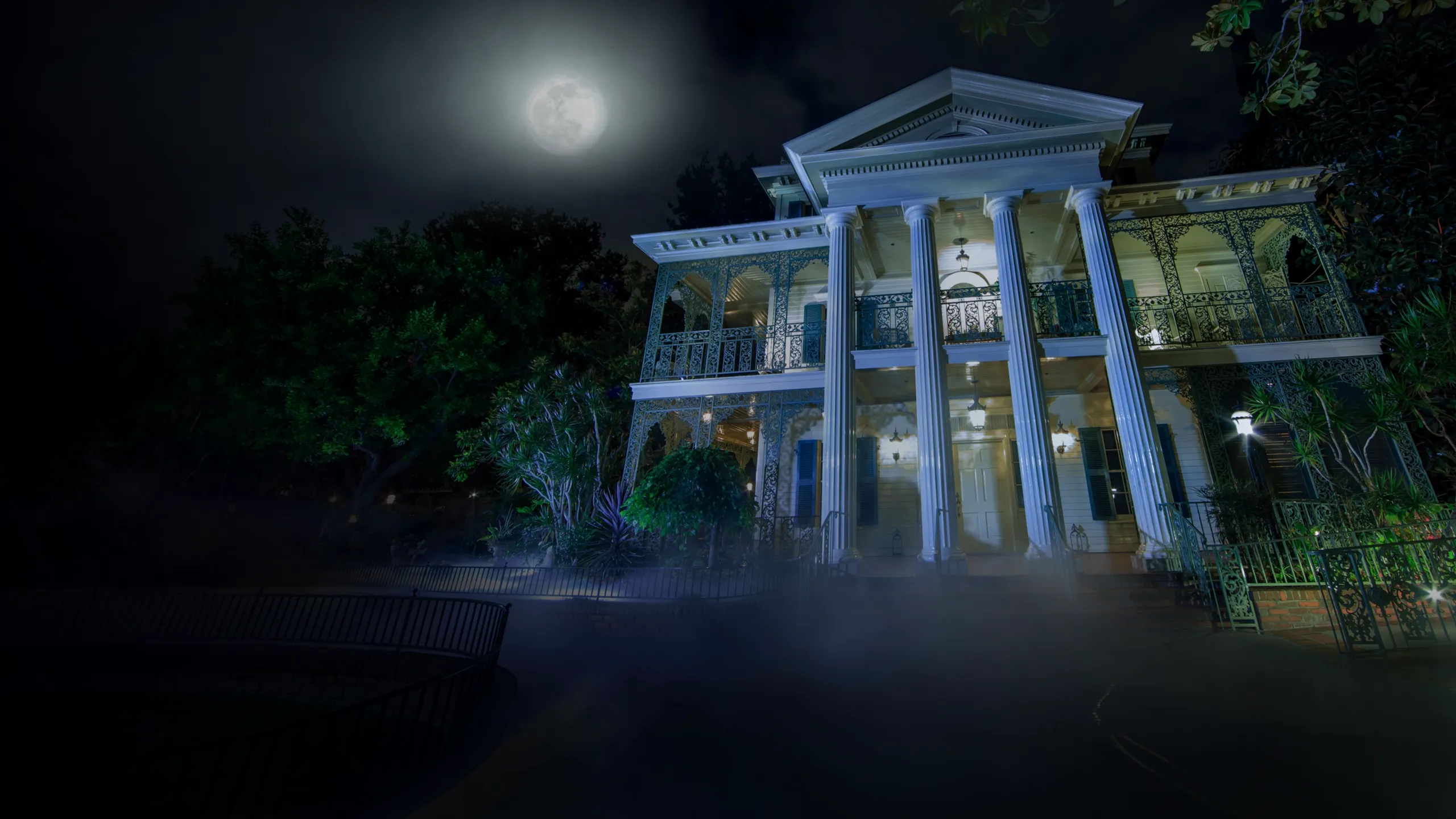 Haunted Mansion | Disneyland Resort