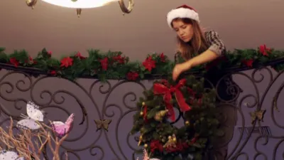 thumbnail - S3:E5 Ghosts of Christmas Past