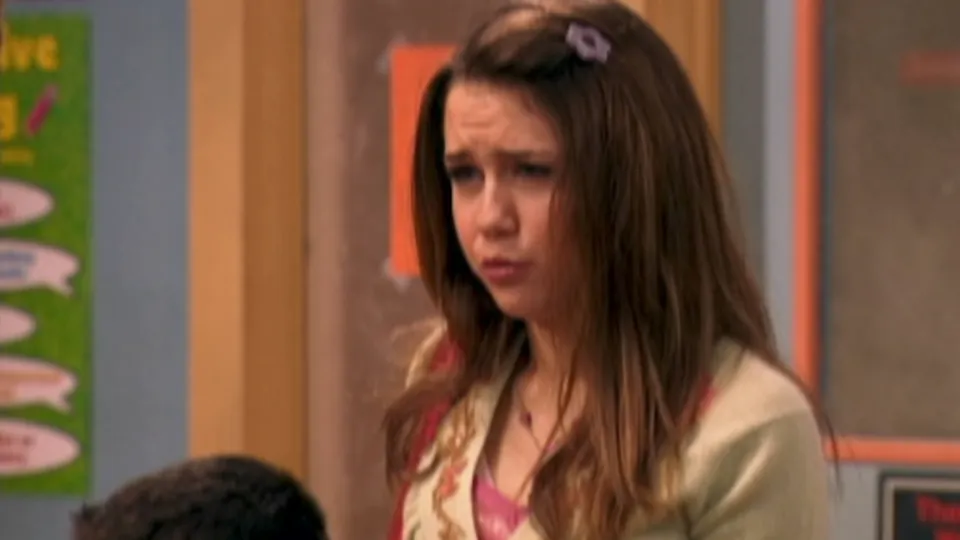 thumbnail - S1:E14 New Kid in School