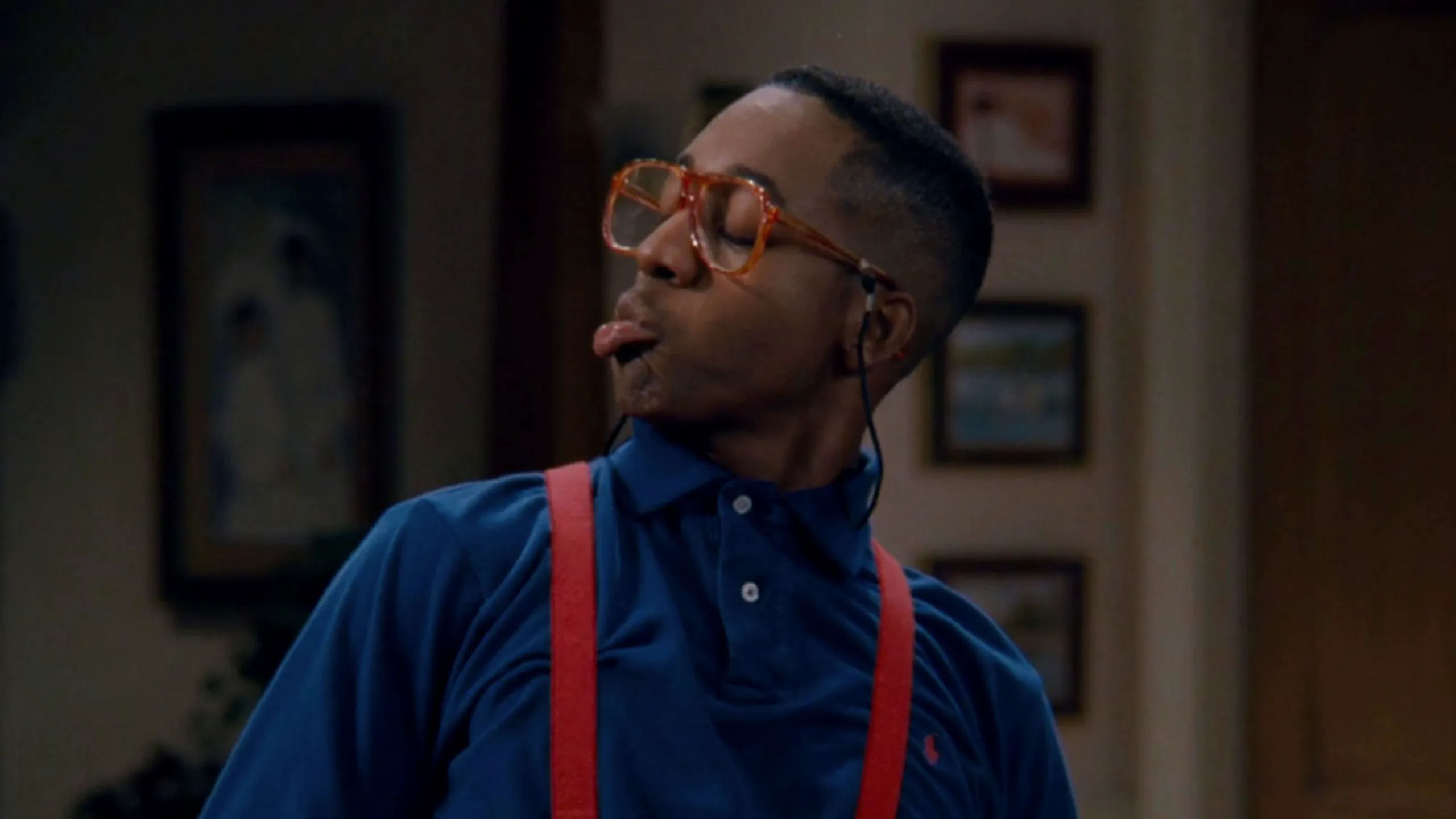 thumbnail - S9:E1 Out With the Old