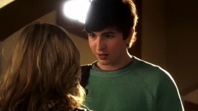 thumbnail - S1:E2 I Want You To Want Me