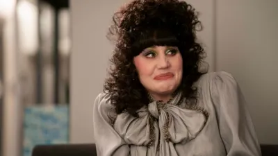 thumbnail - S6:E2 Headhunting